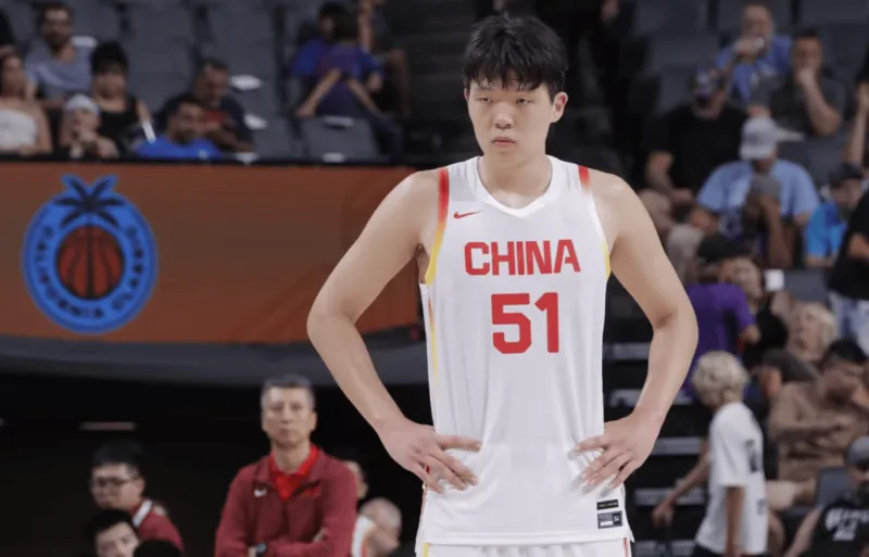 尼克杨发推：杨汉森明年应该有机会竞争NBA状元秀